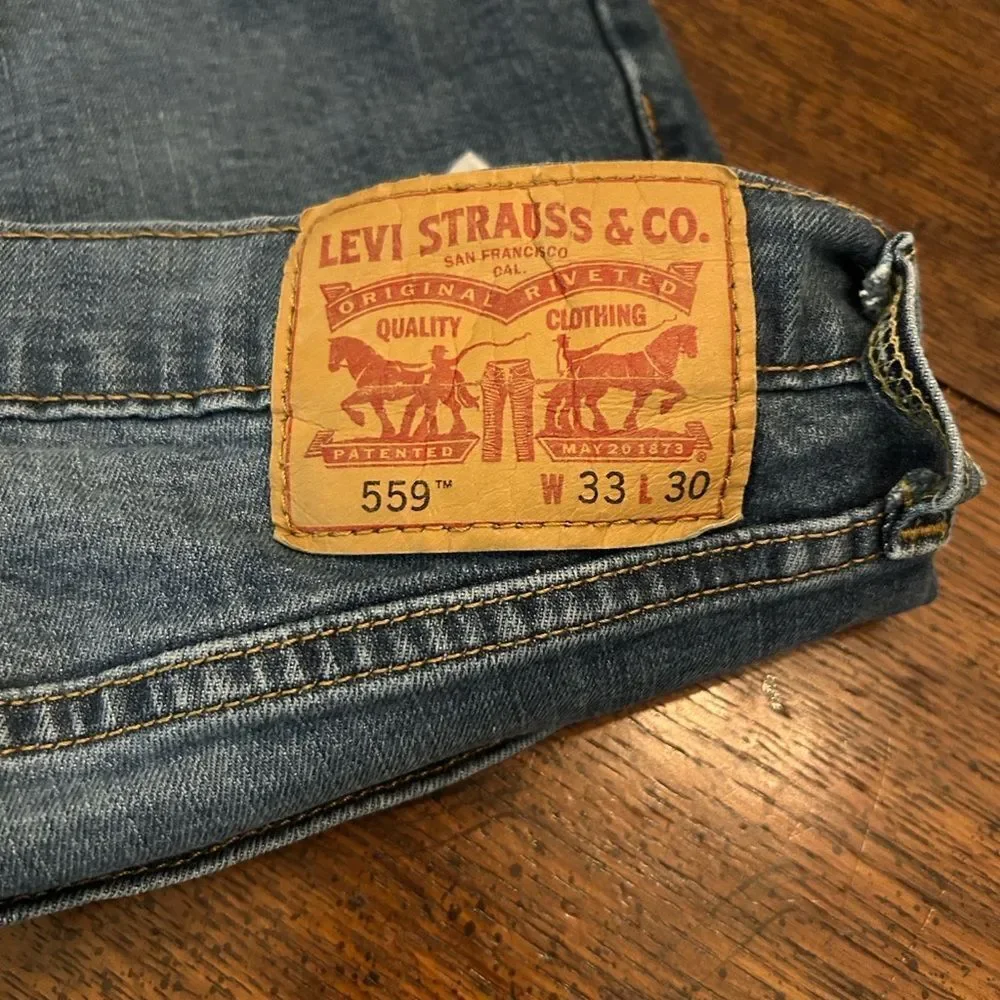 Levi 559 Jeans Men’s Size 33/30 EUC